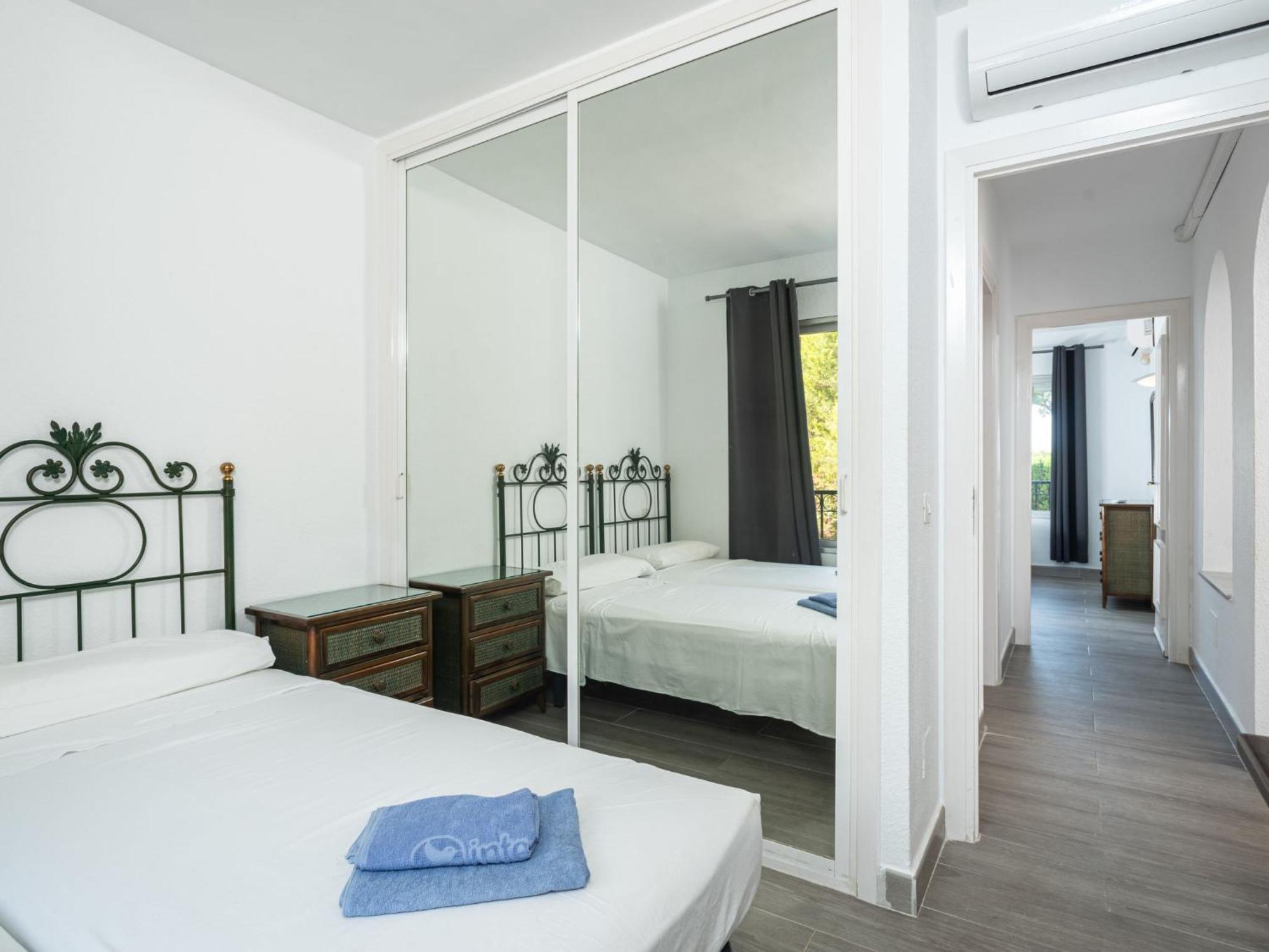 Apartment Jardin De Miraflores By Interhome